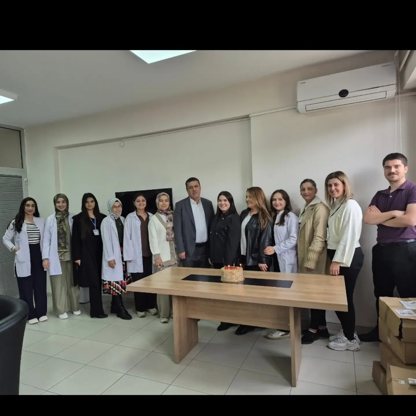 Psikolojik Danışmanlar Günü’nde öğretmenlerimiz toplu fotoğrafta