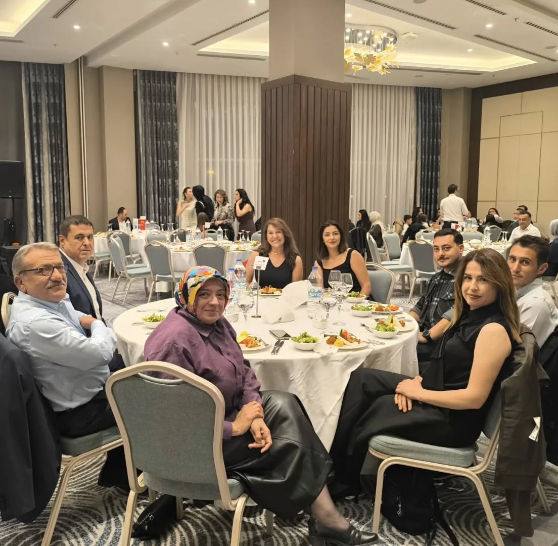 Birlikte olmanın, paylaşmanın ve kutlamanın en güzel hali… Öğretmenler Günü akşam yemeğimiz ve canlı müzikli…: fotoğraf 2