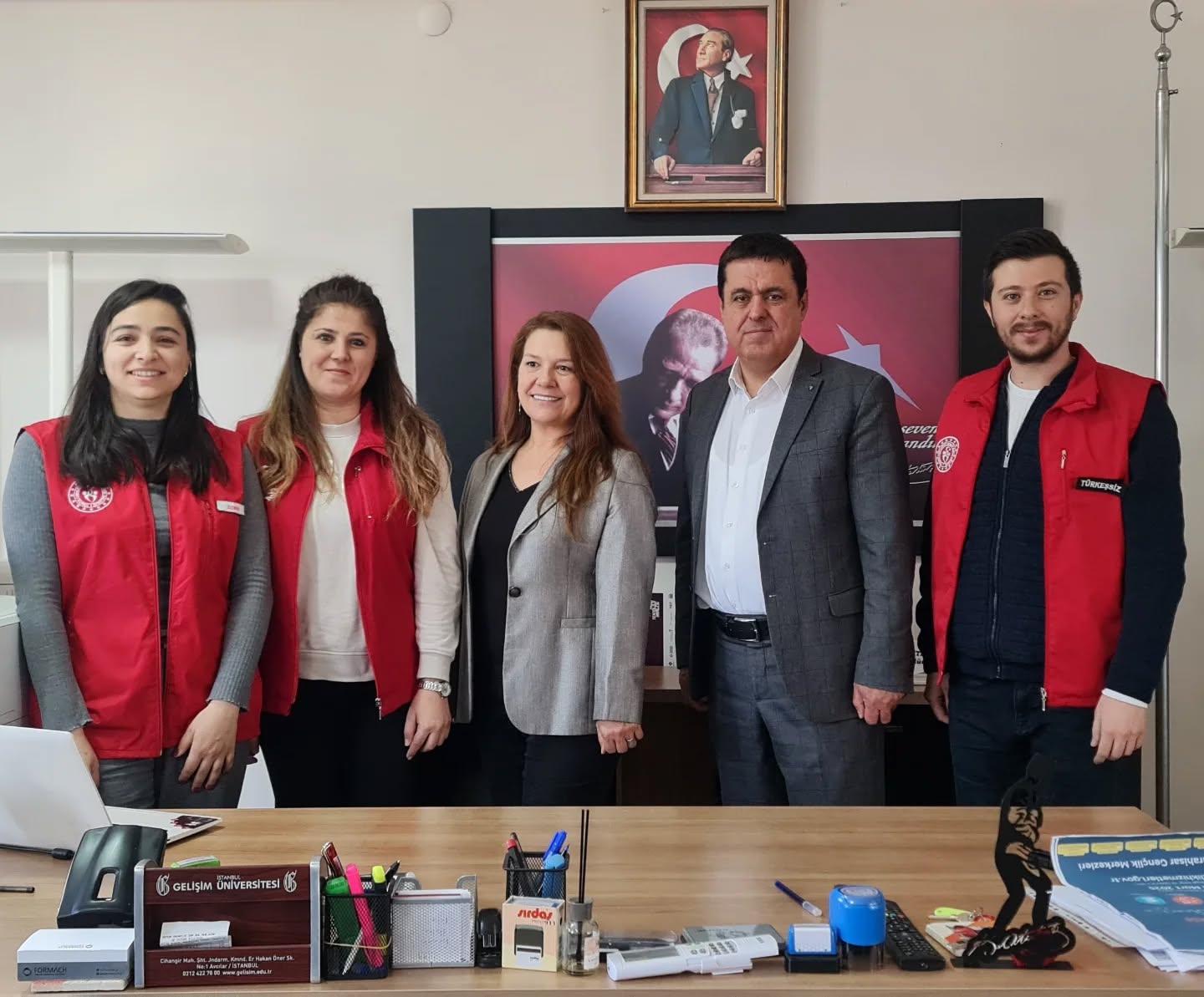 Okulumuza 10. Gençler Arası Kültür ve Sanat Yarışmalarının tanıtımını yapan Karahisar Gençlik Merkezi ekibine nazik… (Instagram paylaşımından görsel)