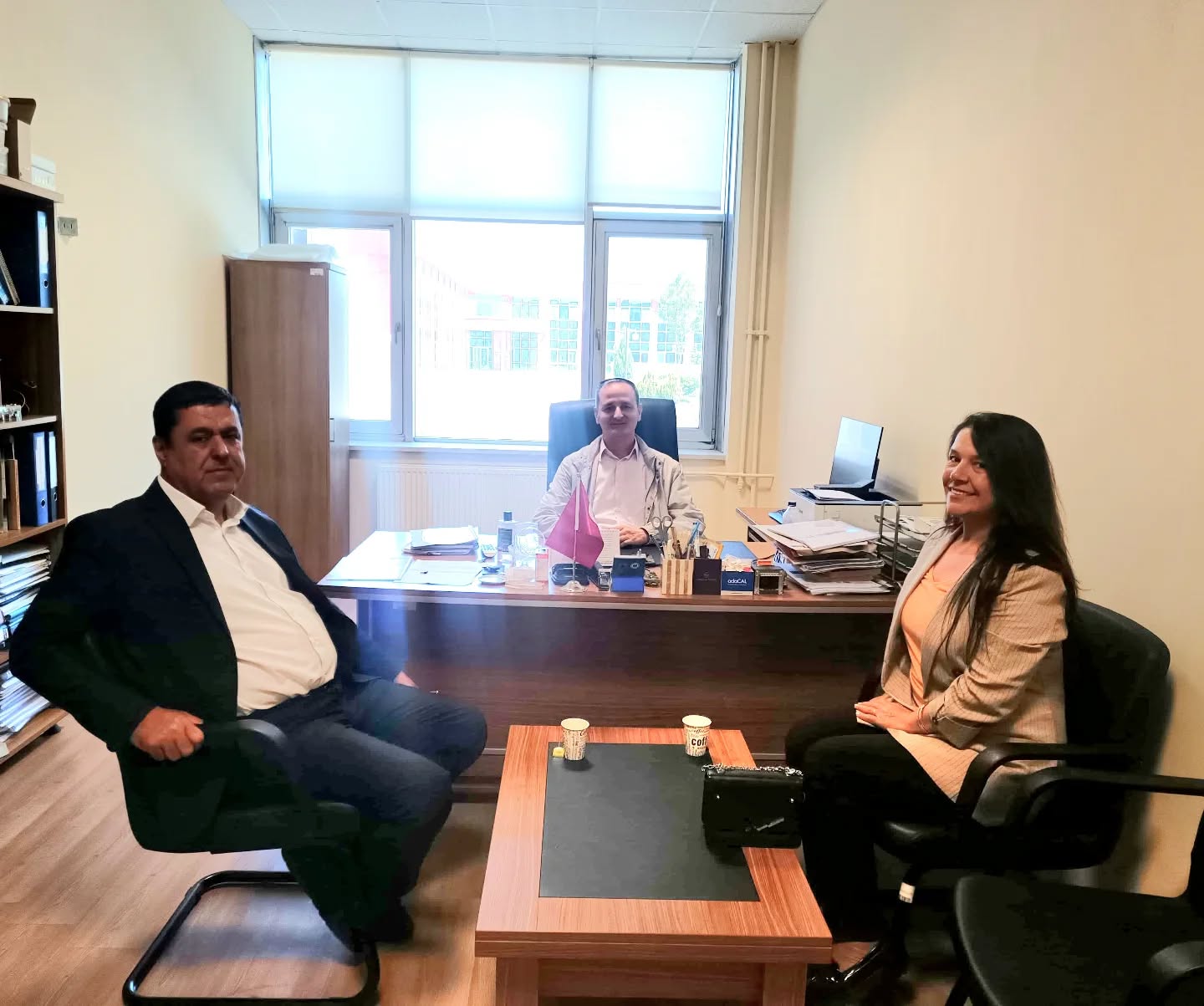Afyon Kocatepe Üniversitesi Mekatronik Mühendisliği Bölüm Başkanı Doç. Dr. Ahmet Yönetken Beyi makamında ziyaret… (Instagram paylaşımından görsel)
