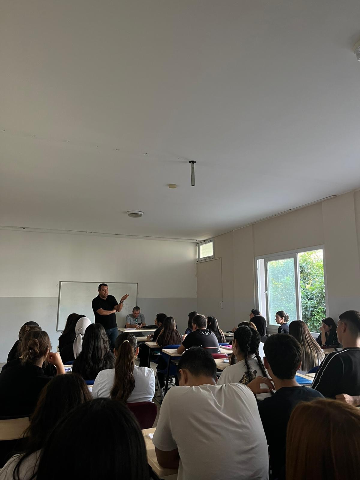 Bugün, YKS sınavına girecek olan 12. Sınıf öğrencilerimize ÖSYM tarafından bilgilendirme semineri gerçekleştirilmiştir. (Instagram paylaşımından görsel)