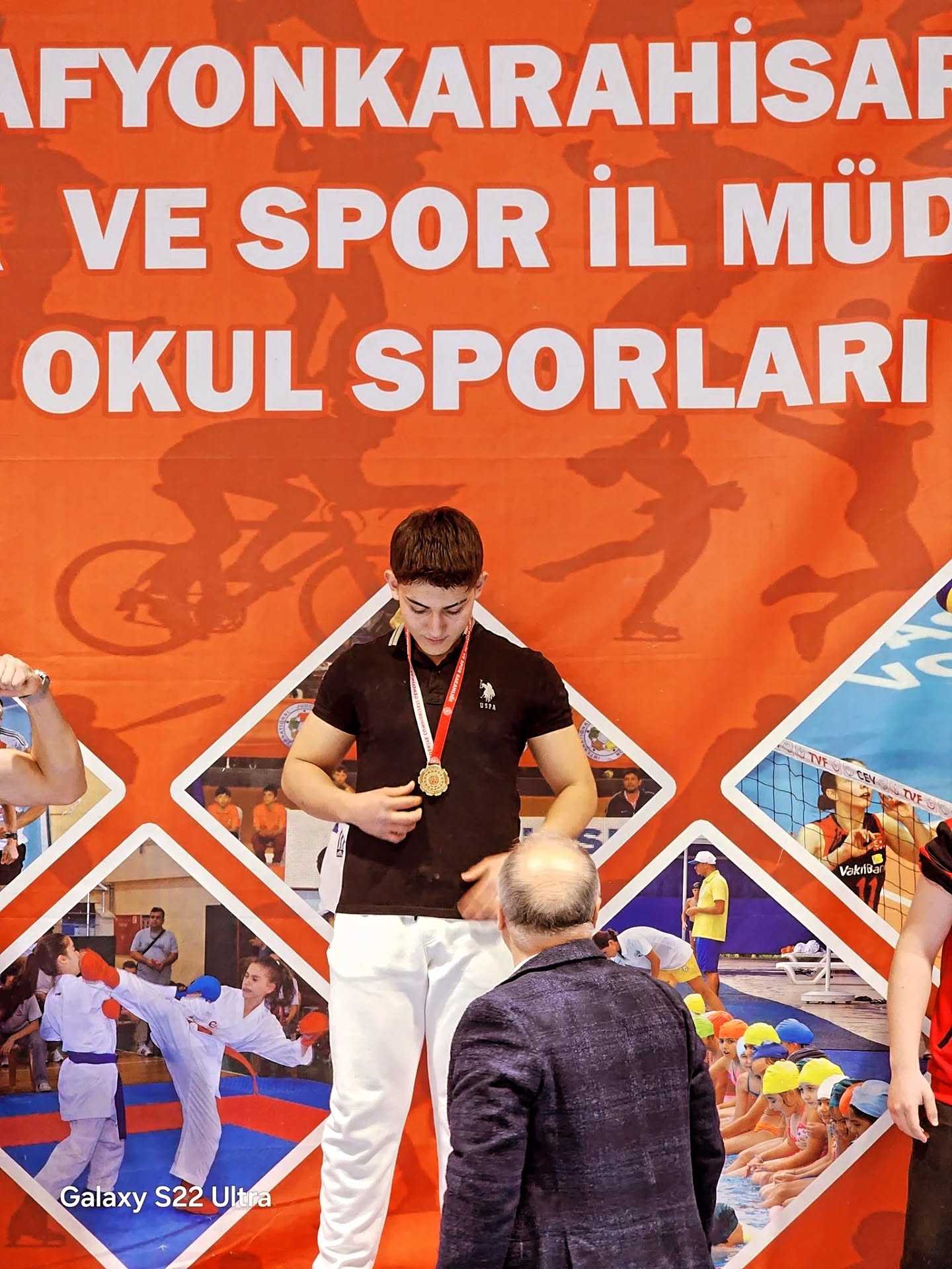 Bilek güreşi branşında elde ettiğimiz 2 İl Birinciliğinin ardından, 10. sınıf öğrencimiz Utku Boran (İl Birincisi…: fotoğraf 2