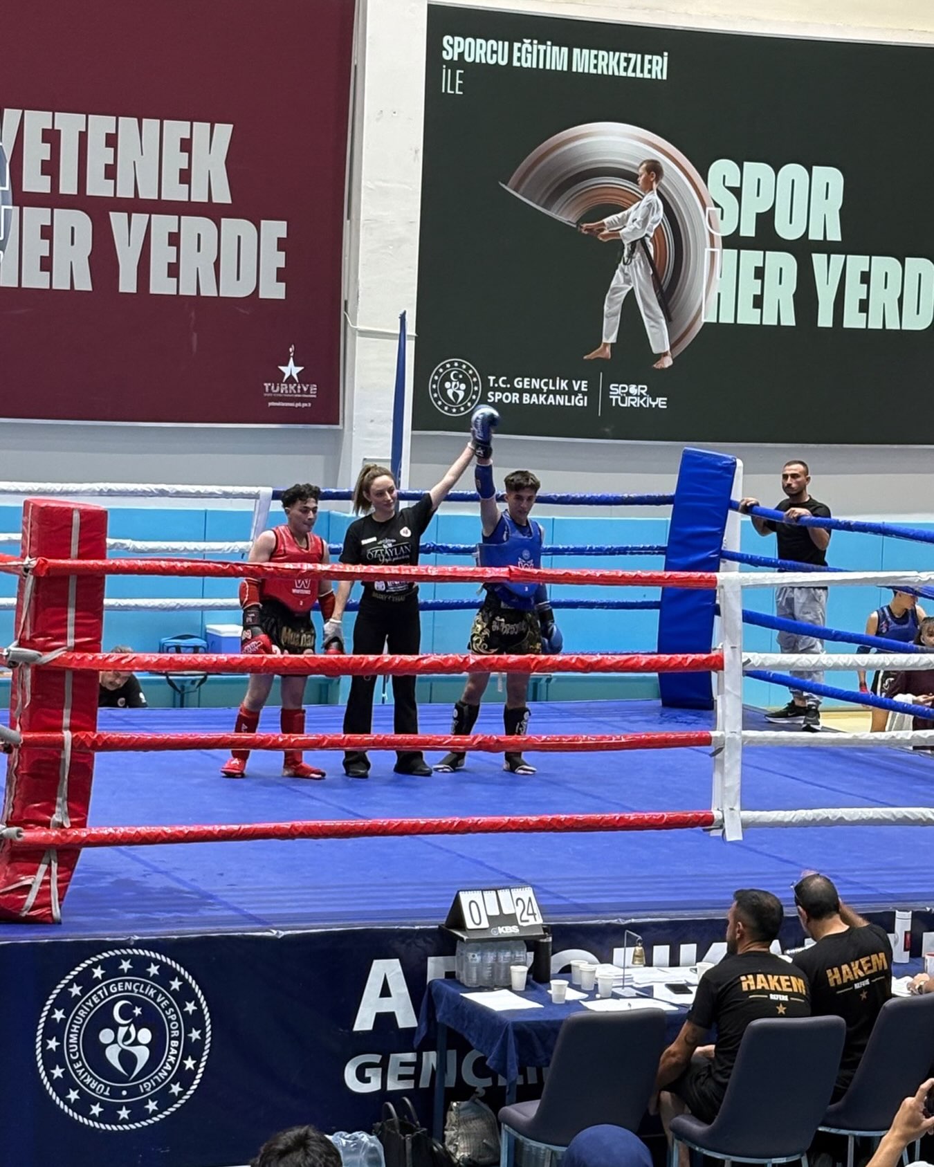 Afyonkarahisar’da, farklı illerden gelen sporcuların katılımıyla gerçekleştirilen İller Arası Muay Thai Şampiyonası,… (Instagram paylaşımından görsel)