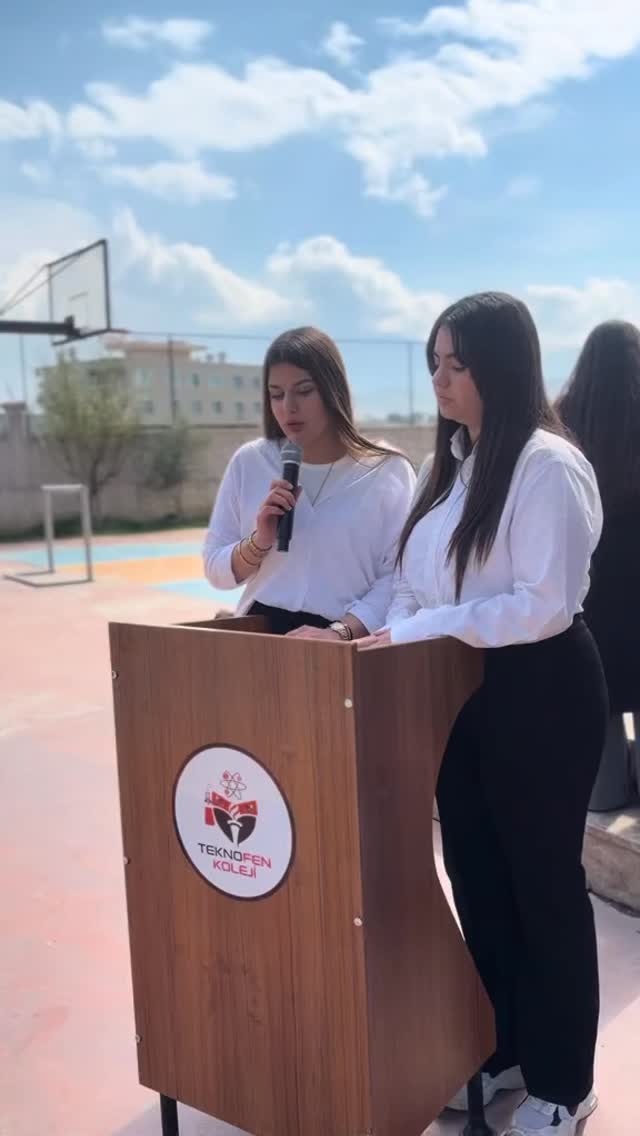 “Çanakkale bir mekanın değil, bir milletin var oluş iradesinin adıdır. Bugün öğrencilerimizin sahnelediği her mısrada,… (Instagram paylaşımından görsel)