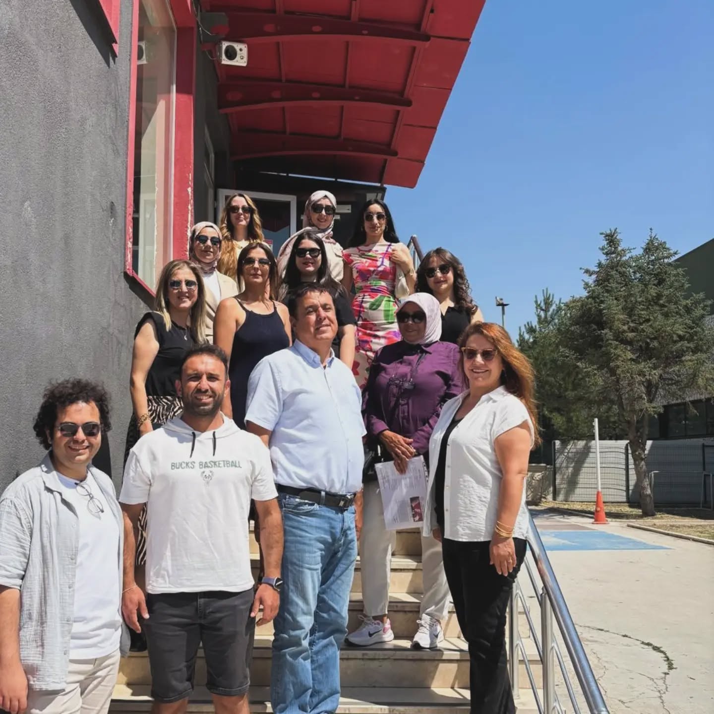 Bir yılın emeği, azmi ve başarısı bugün taçlandı. Karne heyecanını öğrencilerimizle birlikte mutlulukla paylaştık. Tüm… (Instagram paylaşımından görsel)