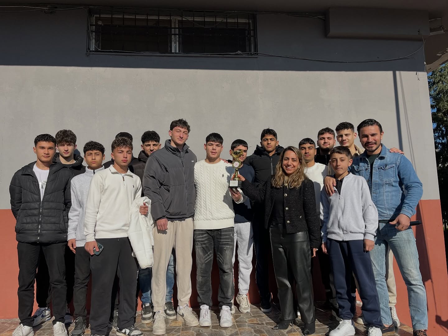 Okulumuz ,Gençlik Spor bakanlığı okul sporları kapsamında gençler A kategorisinde düzenlenen futbol turnuvasinda…: fotoğraf 2