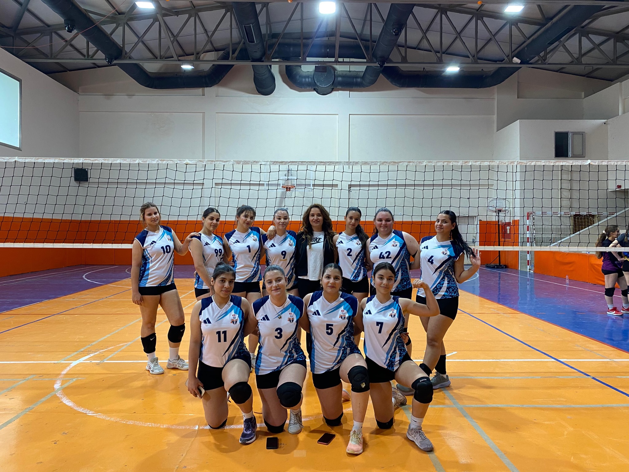 “19 Mayıs Atatürk’ü Anma, Gençlik ve Spor Bayramı Liselerarası Voleybol Turnuvası B Kategorisi’nde Ayla Naci Uyar… (Instagram paylaşımından görsel)